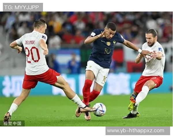 姆巴佩强势突破库巴西防线为皇马赢得宝贵角球机会