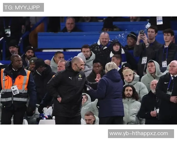 维拉替补席遭水瓶袭击疑似来自切尔西教练区引发争议